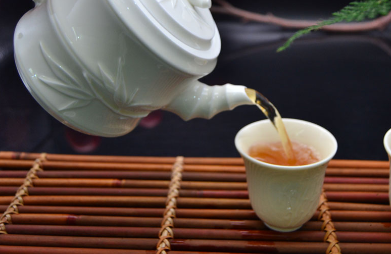 白瓷茶器上的茶漬怎么清洗？(圖2)