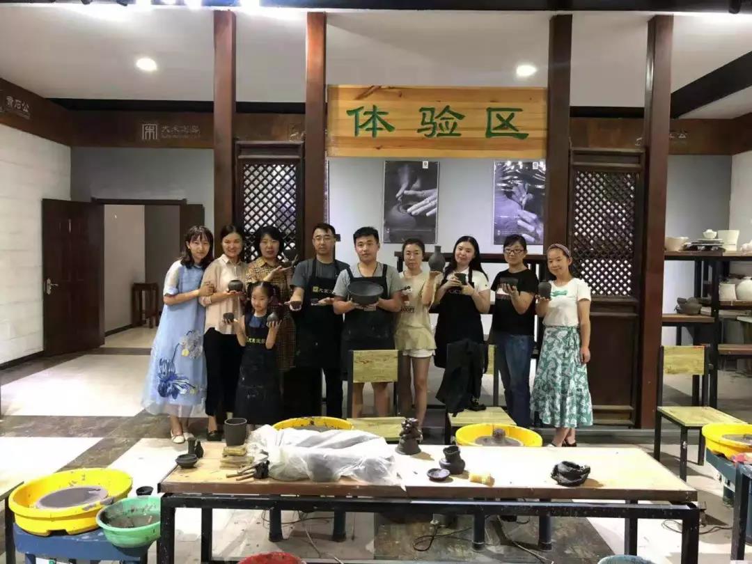 旋轉(zhuǎn)的藝術(shù)——大宋定窯傳統(tǒng)拉坯體驗活動(圖4)