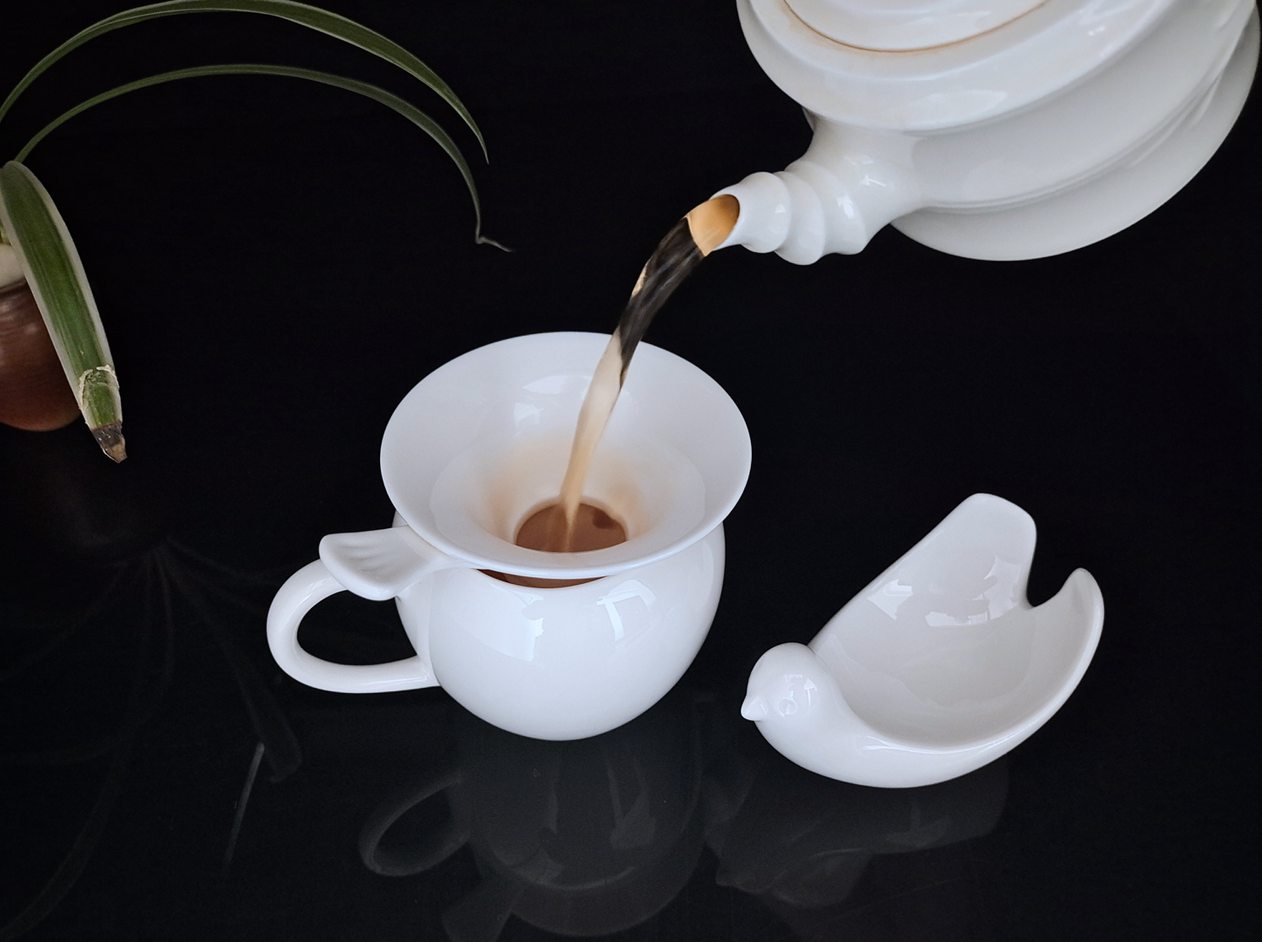 漏網(wǎng)使用嚴(yán)實細(xì)密的環(huán)保濾網(wǎng)，能更好的過濾茶湯